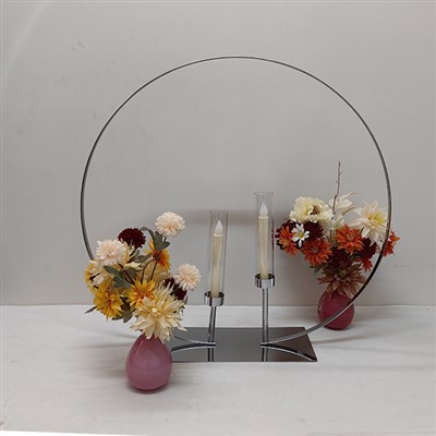 Metāla apaļš sveču turētājs