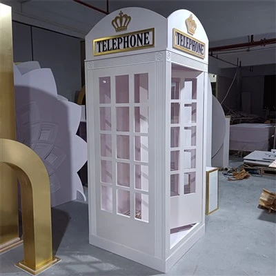 Pārdodu britu telefona būdiņu
