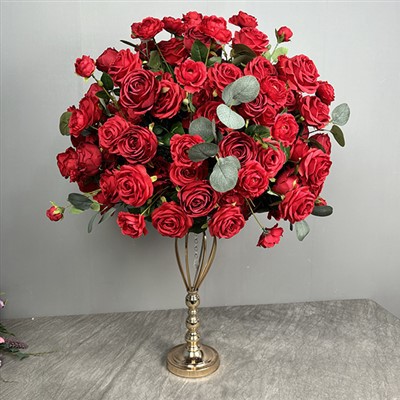 Sarkanas ziedu bumbas kāzām