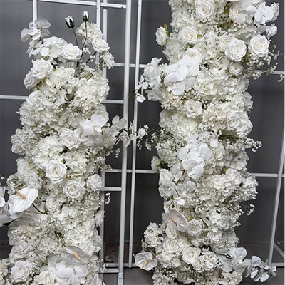 Kāzu ziedu kompozīcijas Baltas